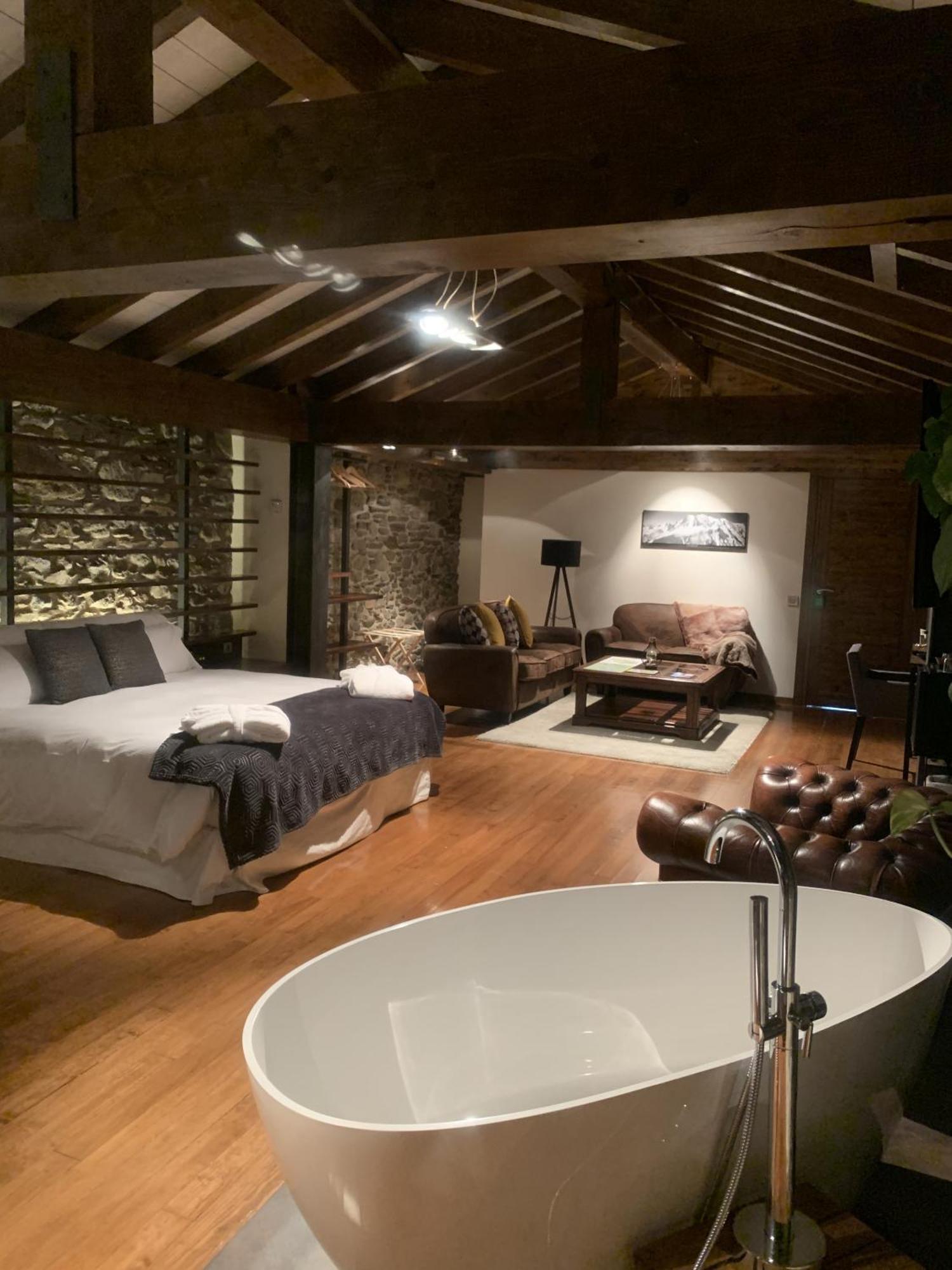 Bed and Breakfast Mas Farner - Adults Only Llivia Zewnętrze zdjęcie